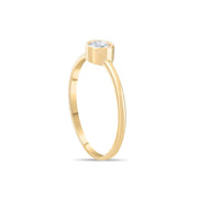 9ct Solid Gold Modern Solitaire Zirconia Ring - Simplistic Beauty - Kolié