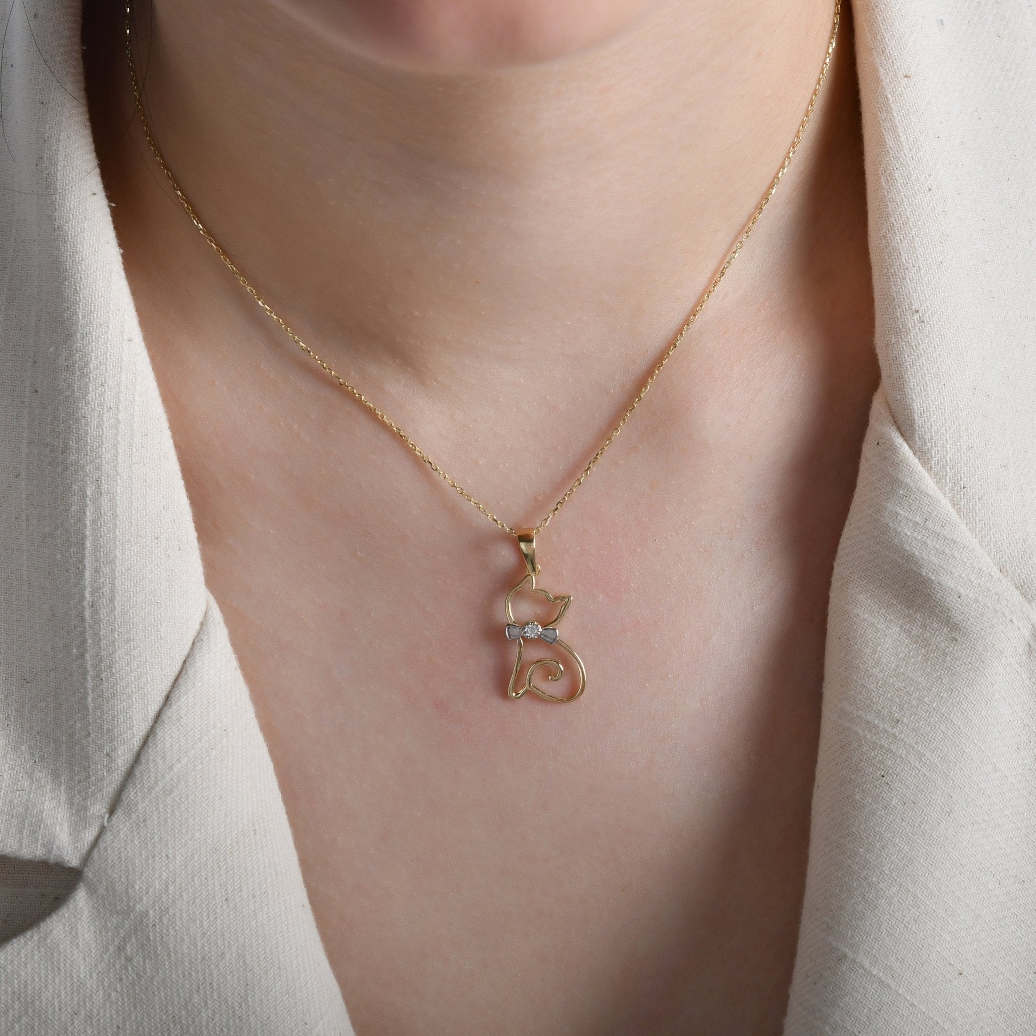 14ct Gold Cat Pendant – Elegant Jewellery for Women, Teens & Kids | White Gold Bow & Cubic Zirconia | Perfect Gift for Christmas, New Year & Birthday - Pendant Only - Kolié