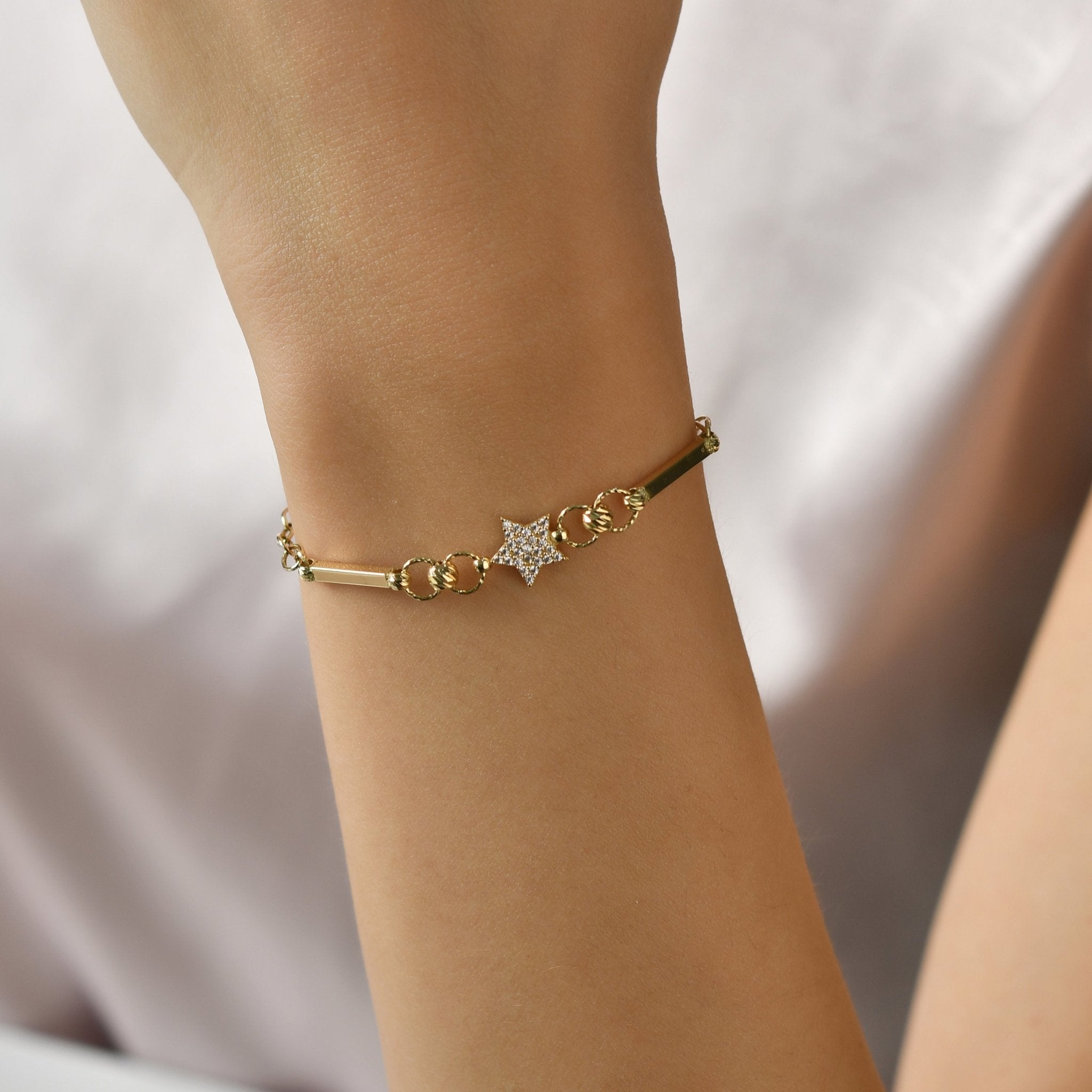 14ct Solid Gold Star Charm Bracelet with Cubic Zirconia for Women - Sparkling Yellow Gold Design - Kolié